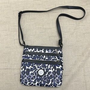 Never been used purse.